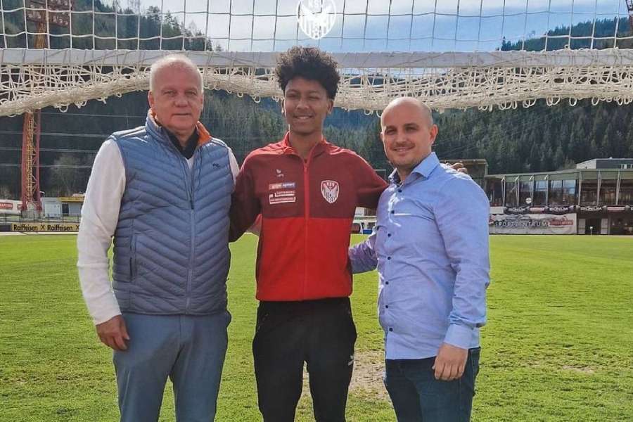 Jose-Andrei Rostaș, convocat în premieră de Ion Marin la naționala Under-16 a României Jose-Andrei Rostaș, convocat în premieră de Ion Marin la naționala Under-16 a României