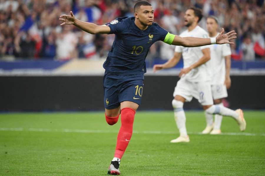 Mbappé marcou o 54.º golo na época e ultrapassou a marca do histórico Just Fontaine