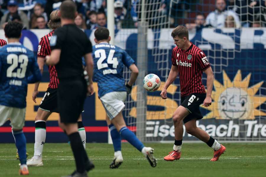 Pierwszy gol Nawrockiego w 2. Bundeslidze, Polak bohaterem sensacyjnego remisu Pierwszy gol Nawrockiego w 2. Bundeslidze, Polak bohaterem sensacyjnego remisu