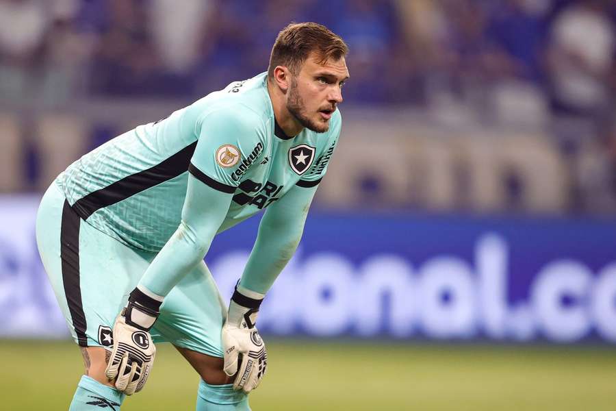 Lucas Perri foi crucial para o Botafogo segurar o empate contra o Cruzeiro