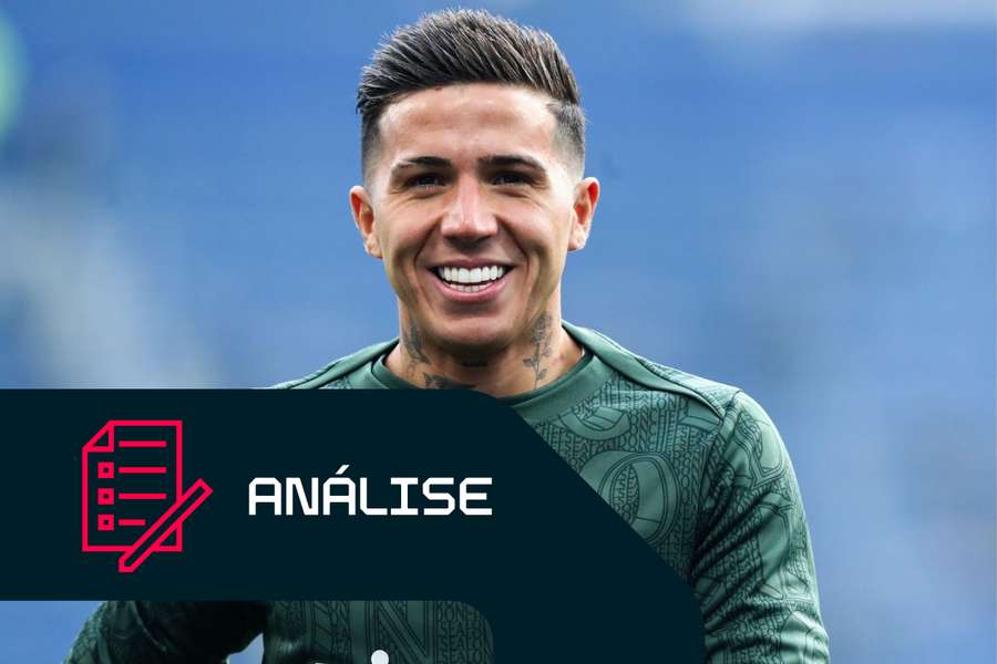 Enzo Fernández aquece antes do jogo contra o Everton