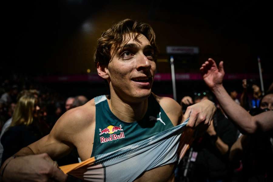 Armand Duplantis mit dem neuen Rekord.