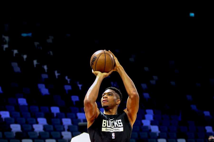 Giannis Antetokounmpo leidt Milwaukee Bucks met 55 punten naar zege op Wizards