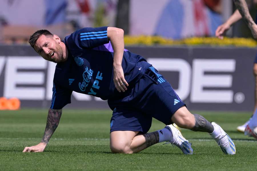 Messi vem treinando com o elenco da seleção argentina, mas sua presença ainda é uma incógnita Messi vem treinando com o elenco da seleção argentina, mas sua presença ainda é uma incógnita