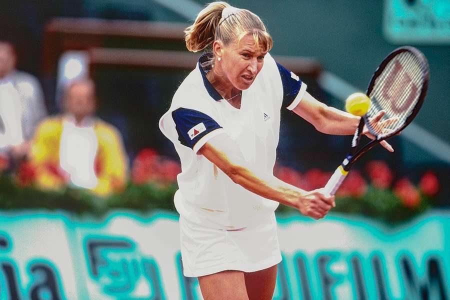 Steffi Graf i aktion i French Open i 1999, hendes sidste turnering