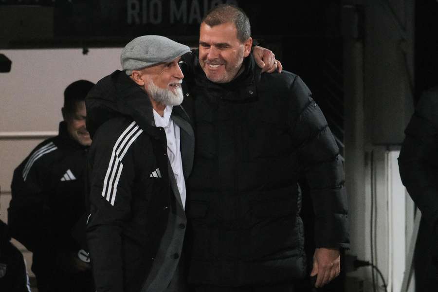 O cumprimento entre Álvaro Pacheco e João Henriques