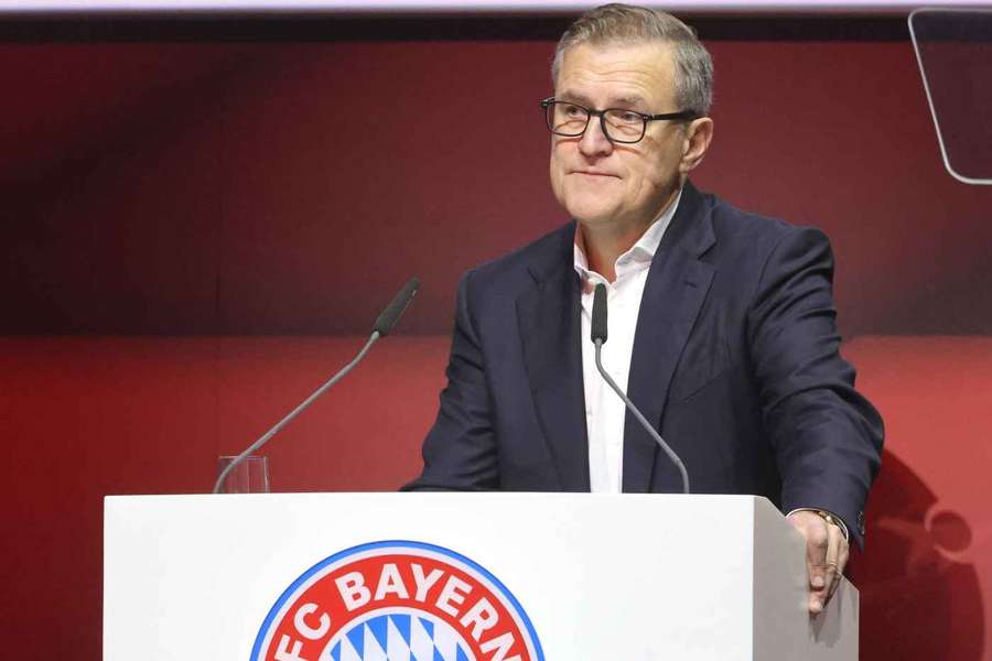 Dreesen auf der Jahreshauptversammlung der Bayern