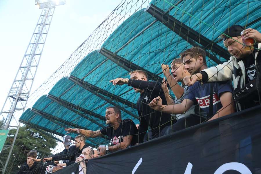 Další dusno v Budějovicích? Tajemná majitelka má jít na kobereček na krajský úřad