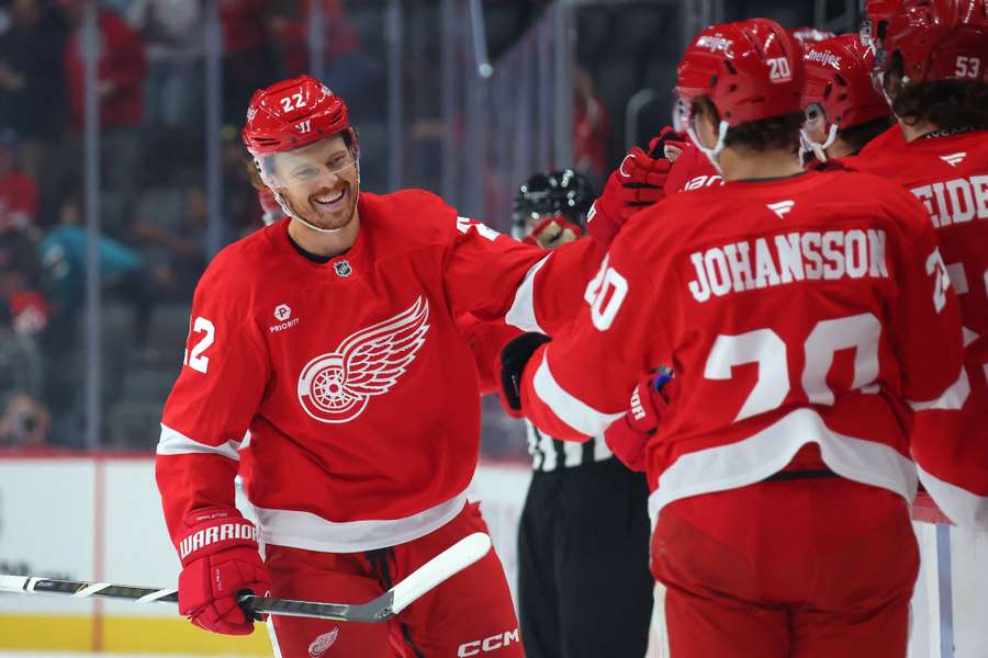 Die Detroit Red Wings um Moritz Seider haben in der NHL in Toronto gewonnen.