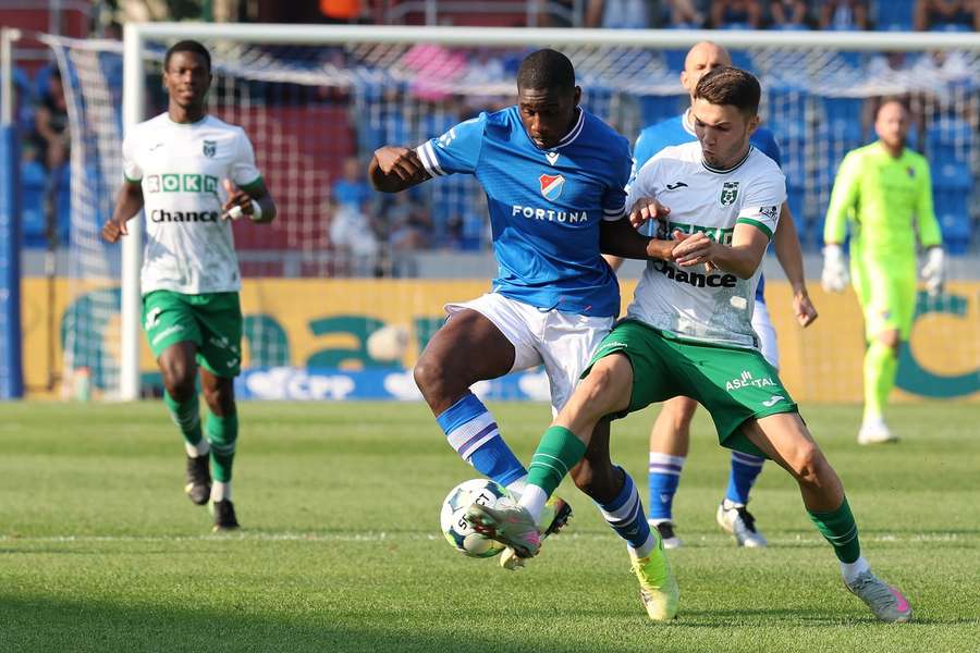 Baník doma prohrál derby s Karvinou 1:2.