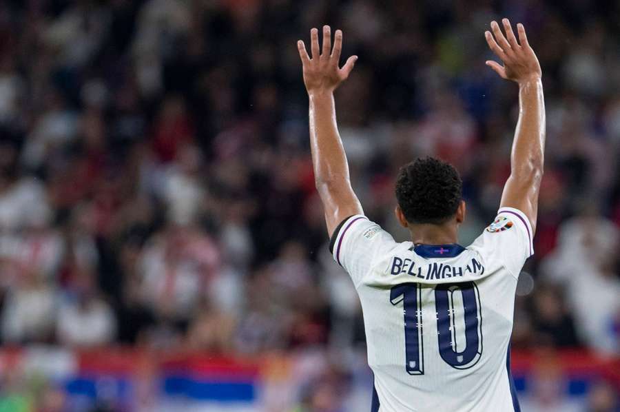 Bellingham schoss England zum Auftaktsieg gegen Serbien (1:0).