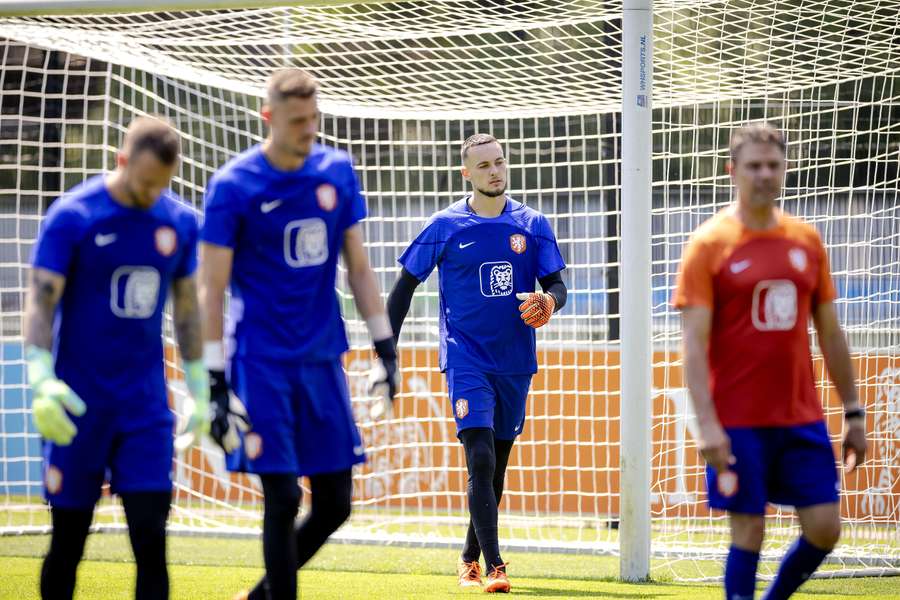 Justin Bijlow tijdens een trainingssessie van Oranje