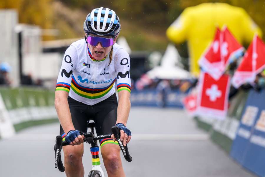 Annemiek van Vleuten had dit seizoen veel pech met lekke banden en crashes