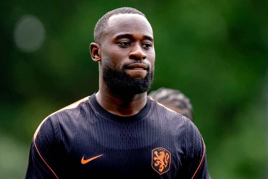 Lutsharel Geertruida is allowed to leave RB Leipzig Lutsharel Geertruida is allowed to leave RB Leipzig