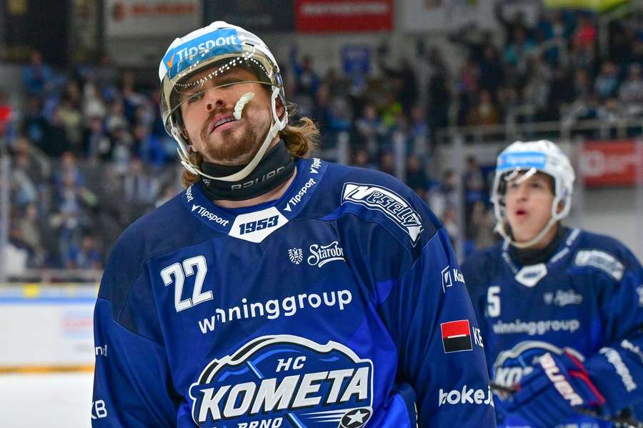 Pospíšil si nakrátko nútene oddýchne od ostrej akcie.