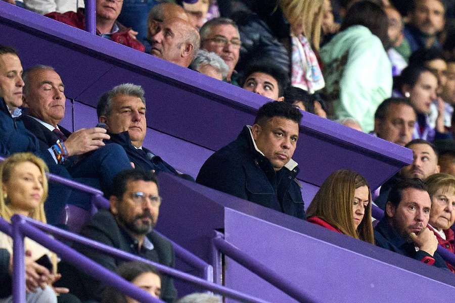 Valladolid, de Ronaldo (centro), está de volta à segunda divisão espanhola