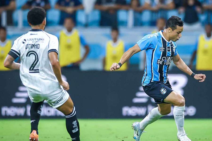 No primeiro turno, o Grêmio venceu o Botafogo por 5 a 3 No primeiro turno, o Grêmio venceu o Botafogo por 5 a 3