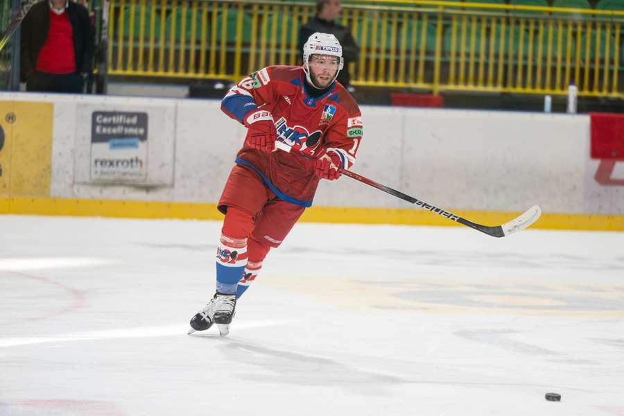 Sukeľ si verí aj na Slovan. Sukeľ si verí aj na Slovan.