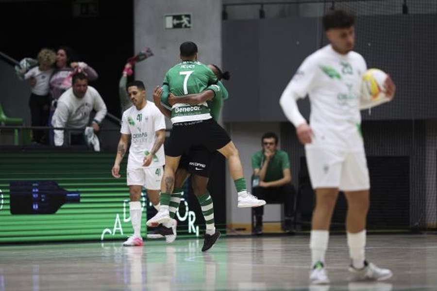 Sporting conseguiu chegar à vitória com dois golos na reta final da partida