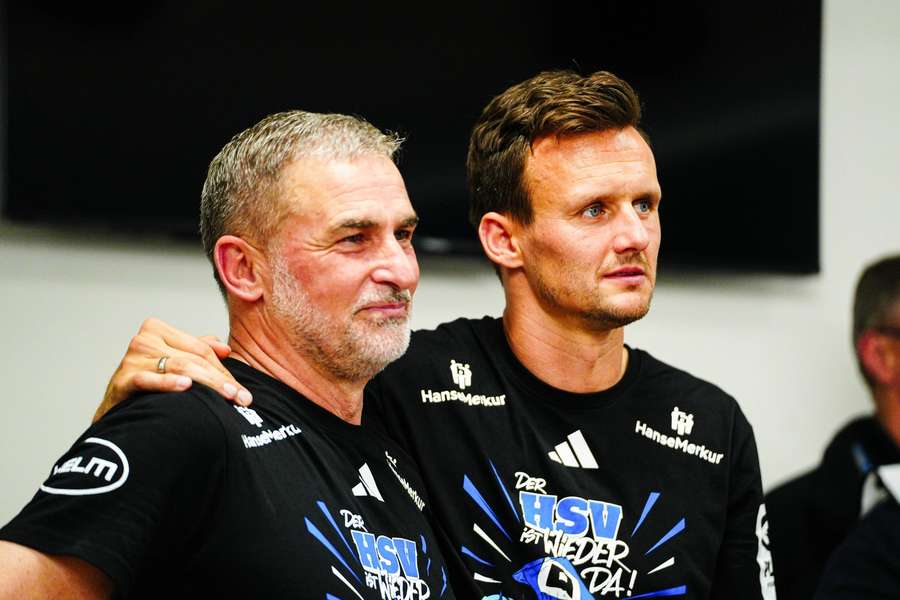 Stefan Kuntz (l.) und Direktor Profi-Fußball Claus Costa (r.)