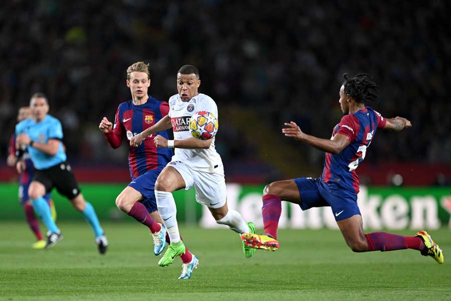 De Jong, Mbappé e Koundé no duelo entre Barcelona e PSG