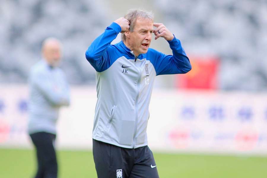 Jürgen Klinsmann mit viel Esprit an der Seitenlinie.
