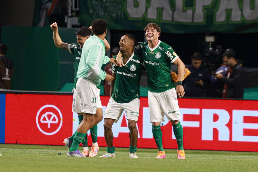 Palmeiras jubelt über den 4:0-Sieg gegen Quito  Palmeiras jubelt über den 4:0-Sieg gegen Quito