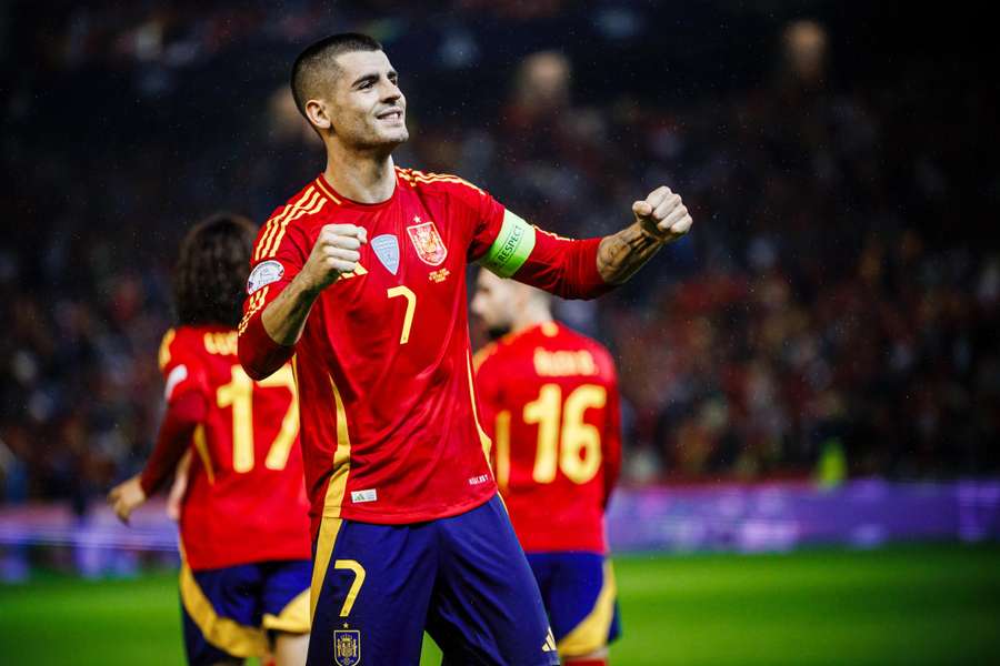 Morata celebra su gol ante Serbia en Córdoba