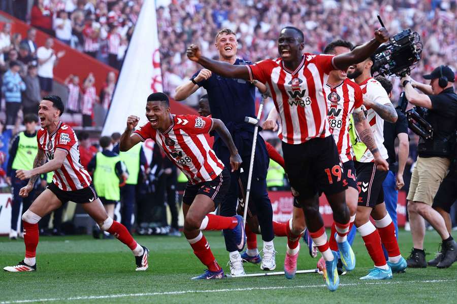 Sunderland's Habib Diarra and teammates celebrate after the match