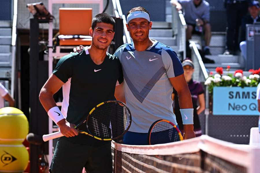 Wenn es am 3. März zum Duell zwischen Carlos Alcaraz (l.) und Rafael Nadal (r.) kommt, steht der Spaß im Vordergrund.