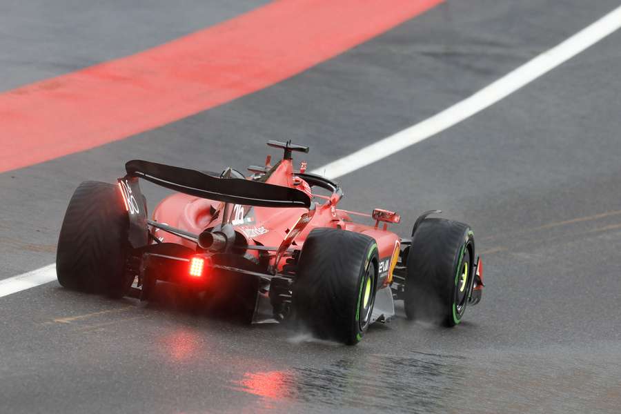 Leclerc compete durante sessão de classificação do GP da Bélgica 