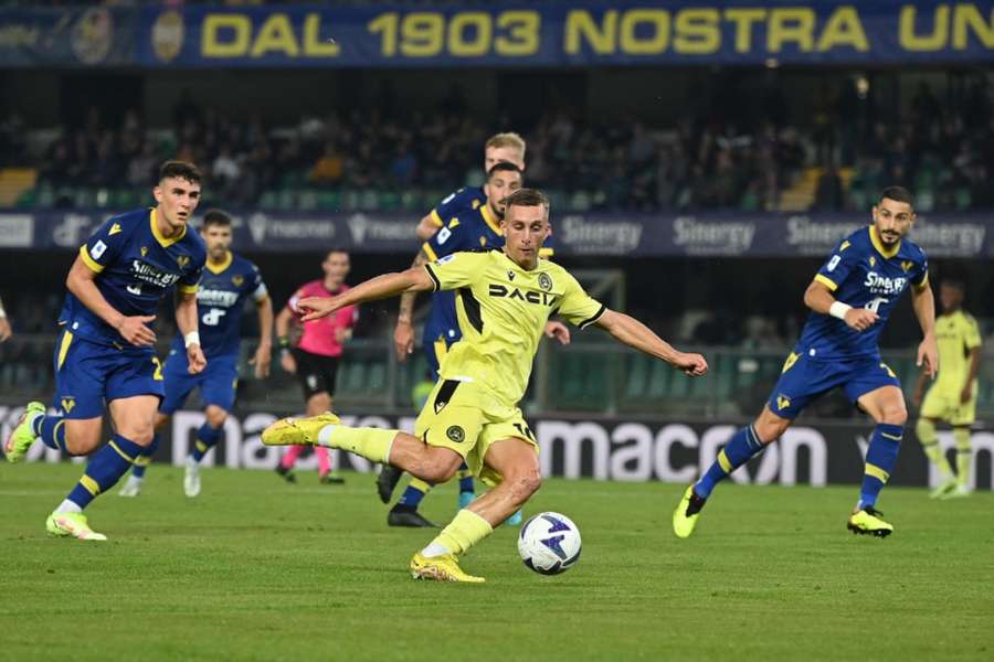 Gerard Deulofeu assisted the equaliser before Udinese scored late to snatch the win