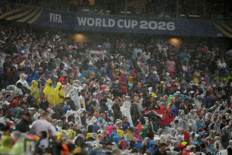 Während der ersten Hälfte setzte strömender Regen ein