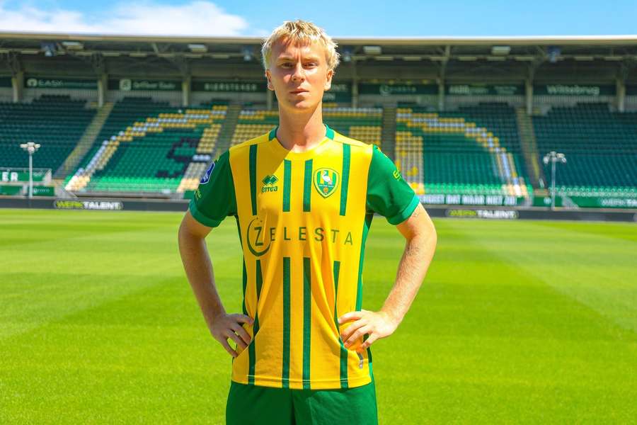 ADO Den Haag's home kit