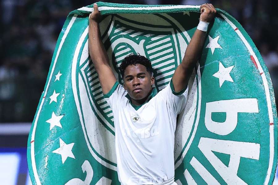 Endrick festeja triunfo do Palmeiras