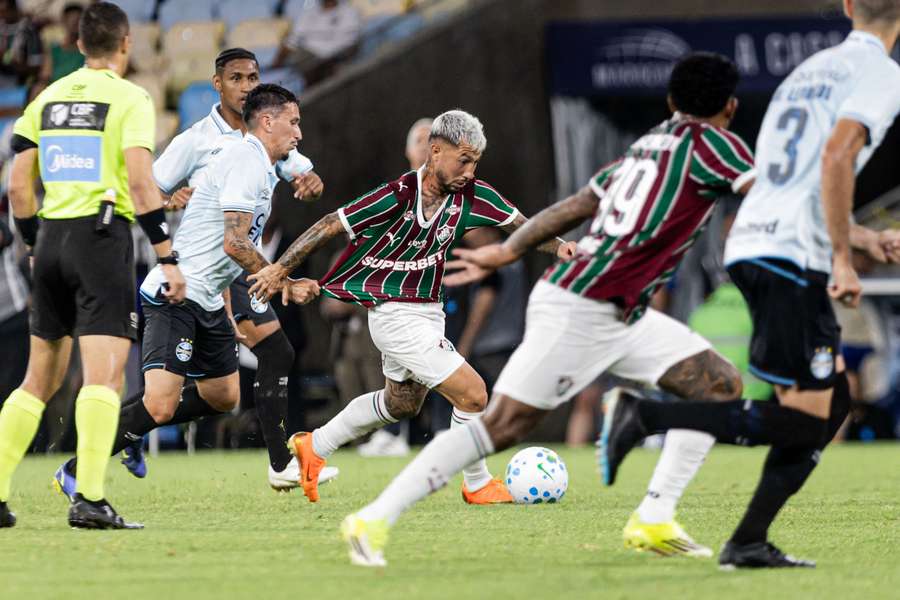Equipes não saíram do zero no primeiro tempo Equipes não saíram do zero no primeiro tempo