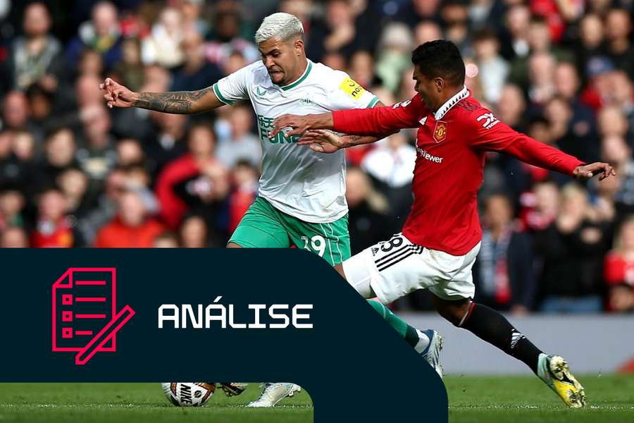 Casemiro tenta roubar a bola a Bruno Guimarães