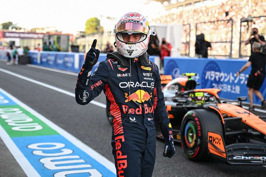 Verstappen comemora mais uma pole na temporada