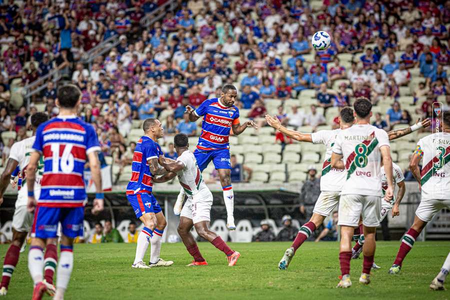 Tinga fez o segundo gol do Fortaleza