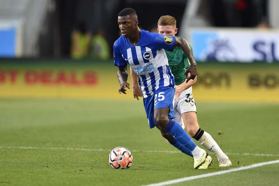 Moisés Caicedo ainda com a camisola do Brighton