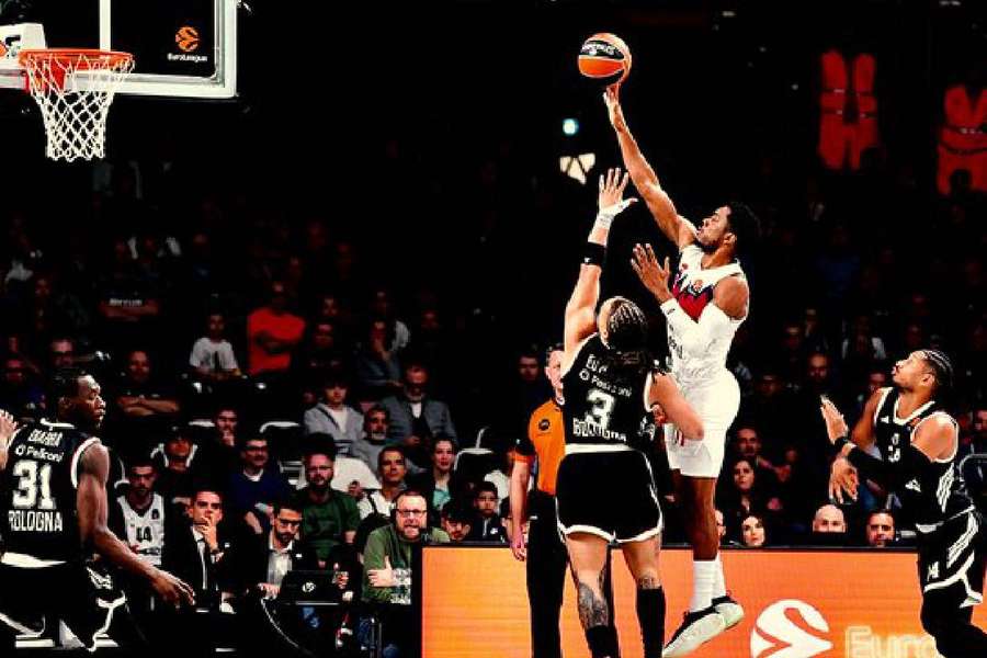 Lanzamiento a canasta