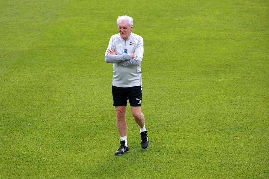 Hugo Broos počas tréningu. Hugo Broos počas tréningu.