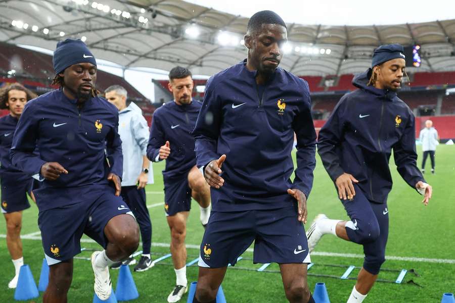 Dembélé (m.) und Barcola sind bereits aus dem französischen Team-Quartier abgereist