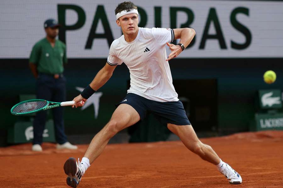 Jakub Menšík está nas meias-finais de Roland Garros