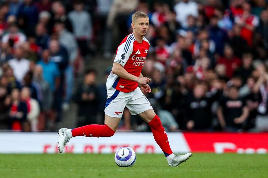Oleksandr Zinchenko of Arsenal runs with the ball during a Premier League match