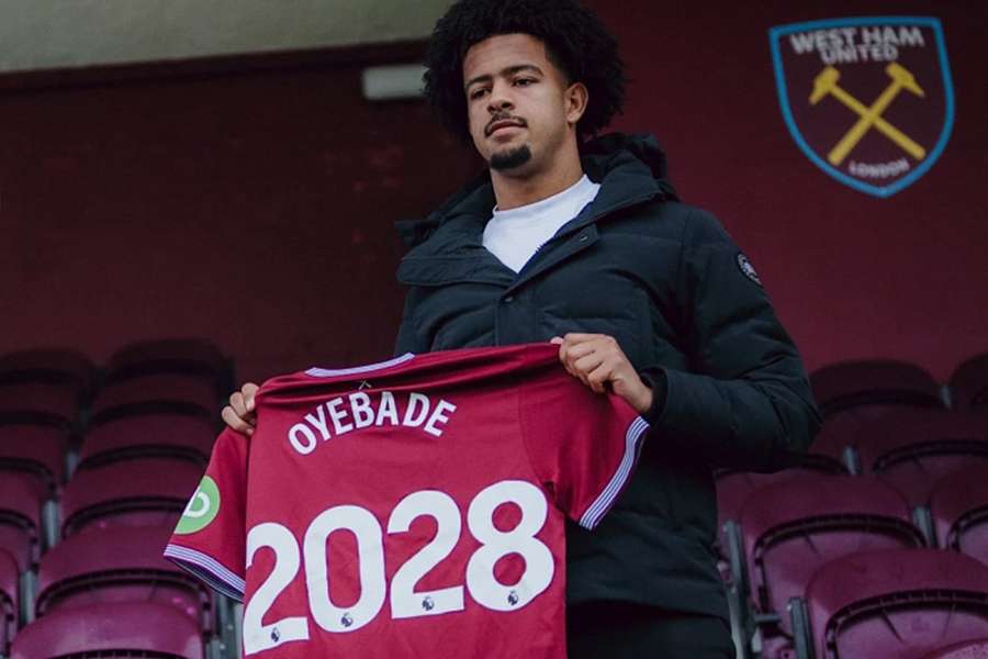 Oyebade happy penning new West Ham deal Oyebade happy penning new West Ham deal
