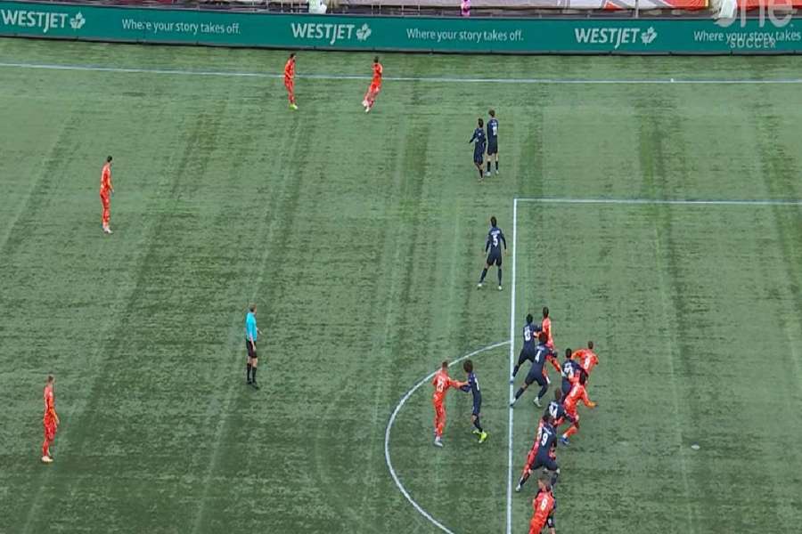 O momento em que a nova “regra Wenger” foi aplicada