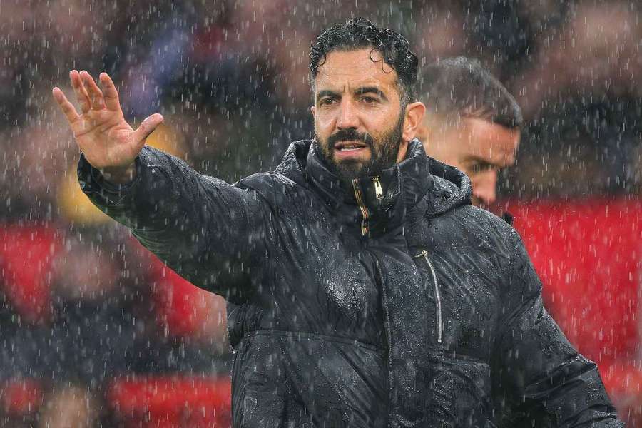 Ruben Amorim Braves Rain to Stay Late with Man Utd Fans After Chelsea Win Ruben Amorim Braves Rain to Stay Late with Man Utd Fans After Chelsea Win