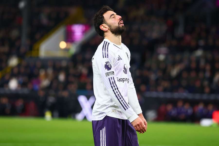 Bruno Fernandes, lamentándose