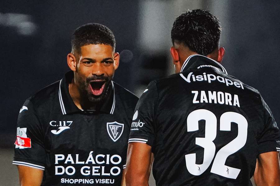 Zamora destacou-se com um bis